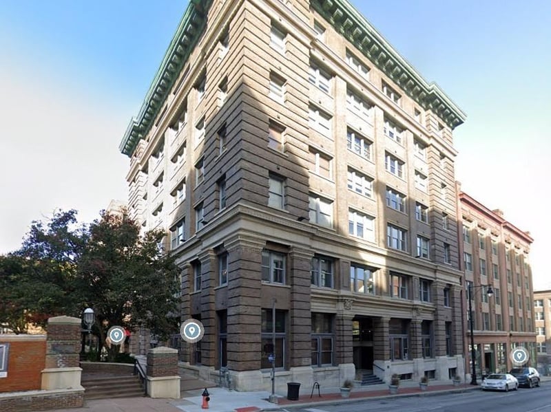 408 8th St, Kansas City, MO 64105