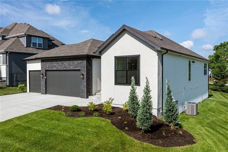 16506 S Loiret St, Olathe, KS 66062
