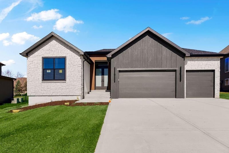16655 Marais Dr, Olathe, KS 66062