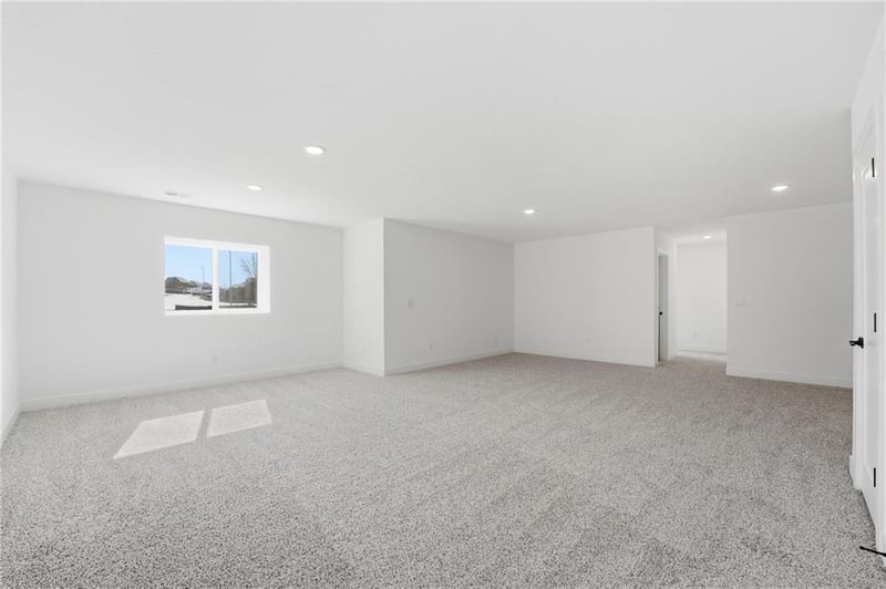 1599 Grayhawk Dr, Basehor, KS 66007