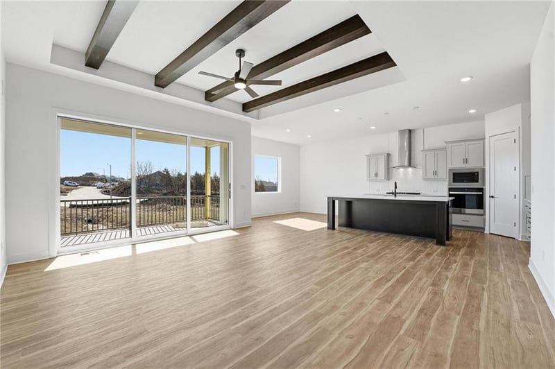 1599 Grayhawk Dr, Basehor, KS 66007