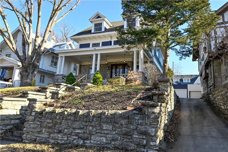 3703 Pennsylvania Ave, Kansas City, MO 64111