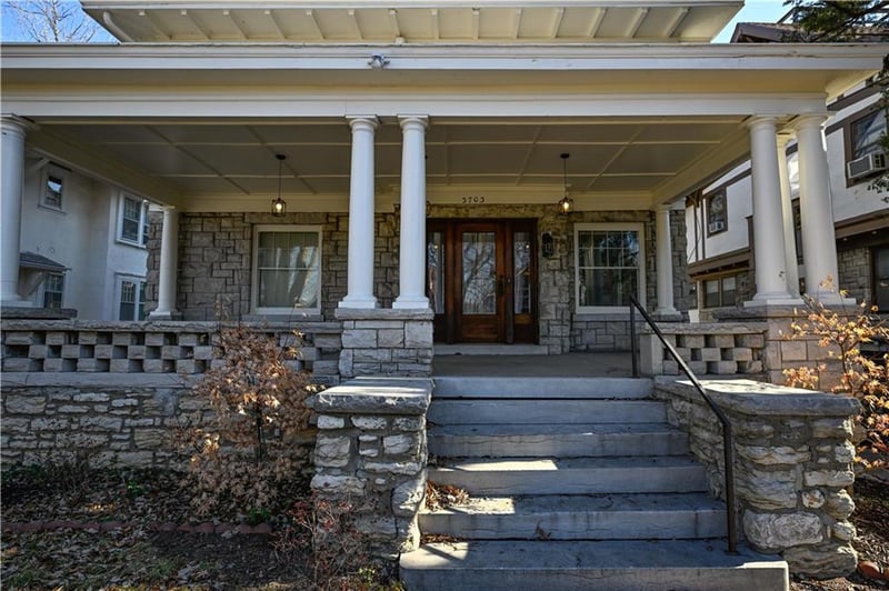 3703 Pennsylvania Ave, Kansas City, MO 64111