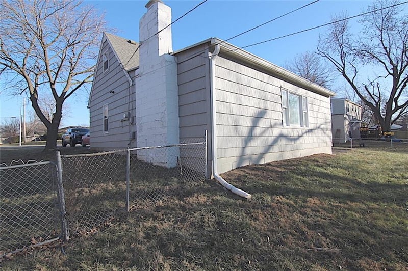 4816 Blue Ridge Blvd, Kansas City, MO 64133