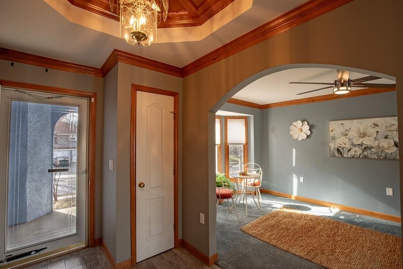 2407 S Harding St, Oak Grove, MO 64075