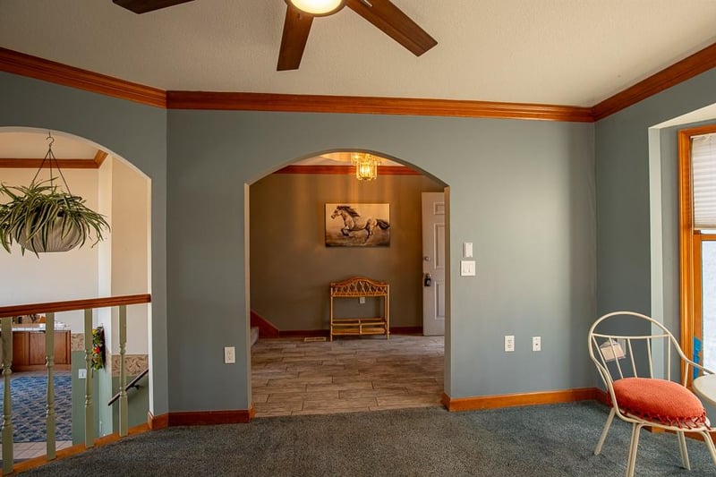 2407 S Harding St, Oak Grove, MO 64075