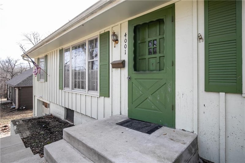 4001 50th St, Kansas City, MO 64119