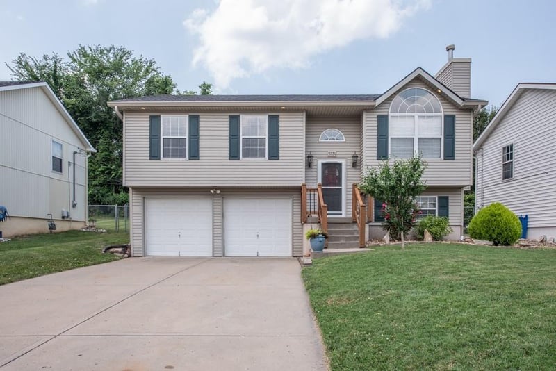 5734 Barnes Ave, Kansas City, MO 64119