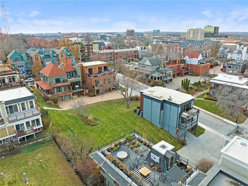 2949 Grand Ave, Kansas City, MO 64108