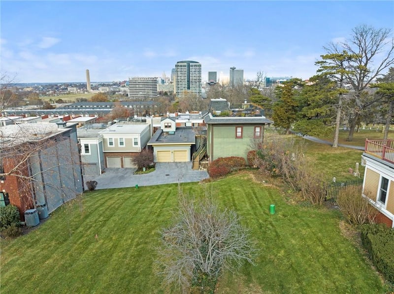 2949 Grand Ave, Kansas City, MO 64108