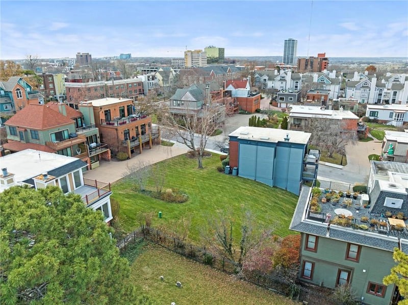 2949 Grand Ave, Kansas City, MO 64108