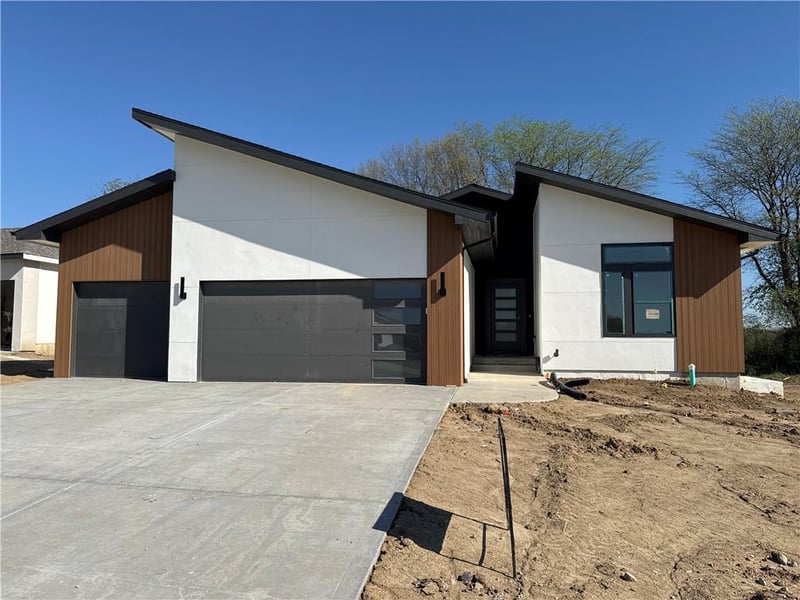 4214 77th Ter, Kansas City, MO 64151