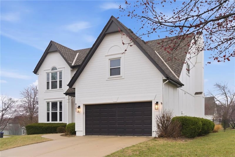 8301 144th St, Overland Park, KS 66223