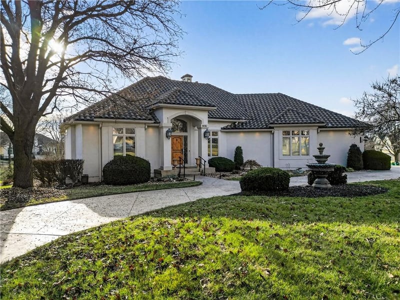 9636 Cailler Dr, Lenexa, KS 66220