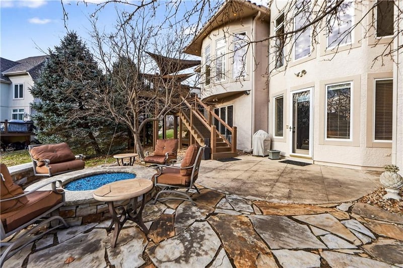 9636 Cailler Dr, Lenexa, KS 66220
