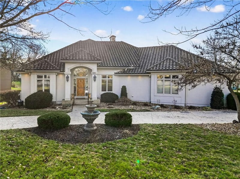 9636 Cailler Dr, Lenexa, KS 66220