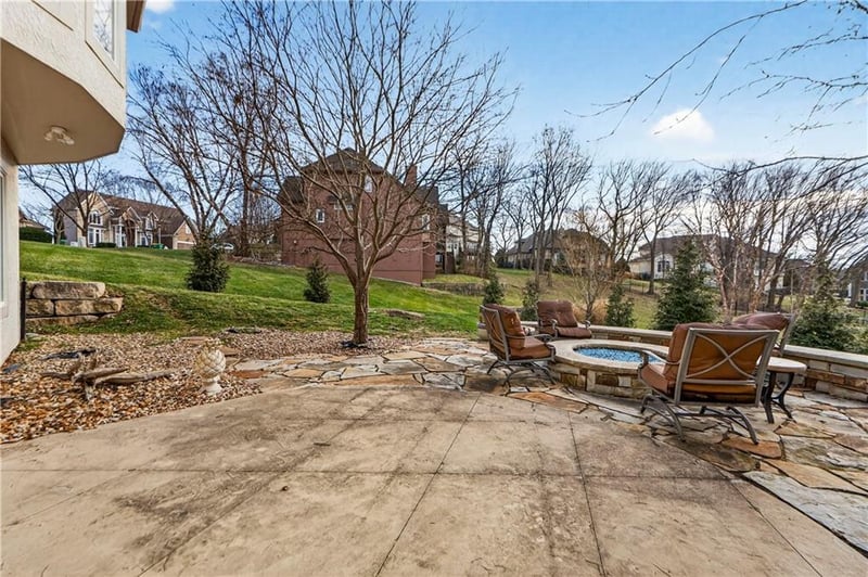 9636 Cailler Dr, Lenexa, KS 66220