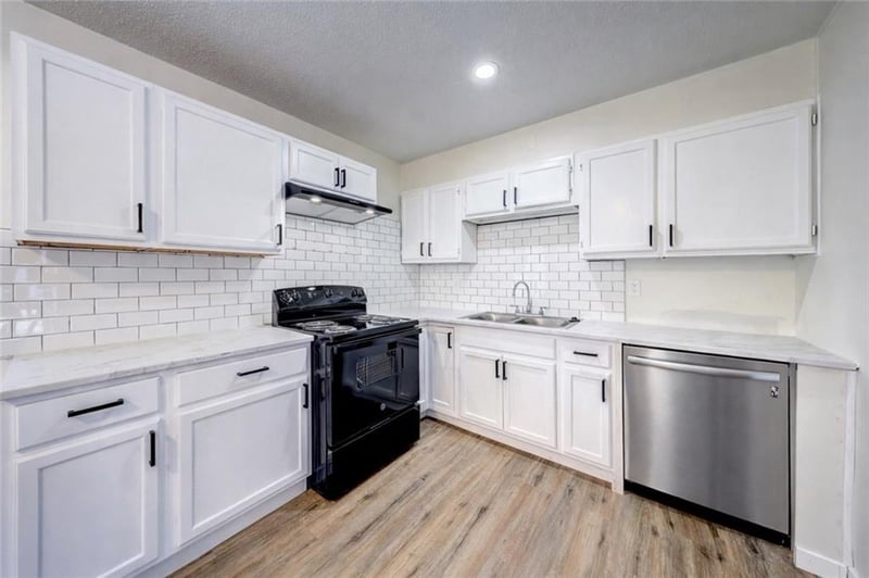 10800 Ewing Ave, Kansas City, MO 64134