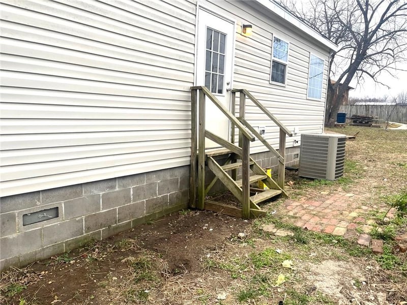 805 N 9th St, Independence, KS 67301