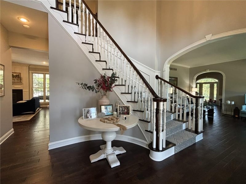 28 Court Ln, St Joseph, MO 64506