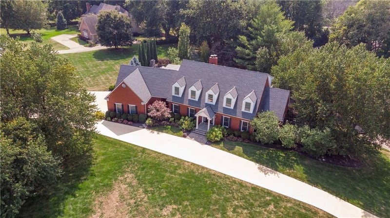 28 Court Ln, St Joseph, MO 64506