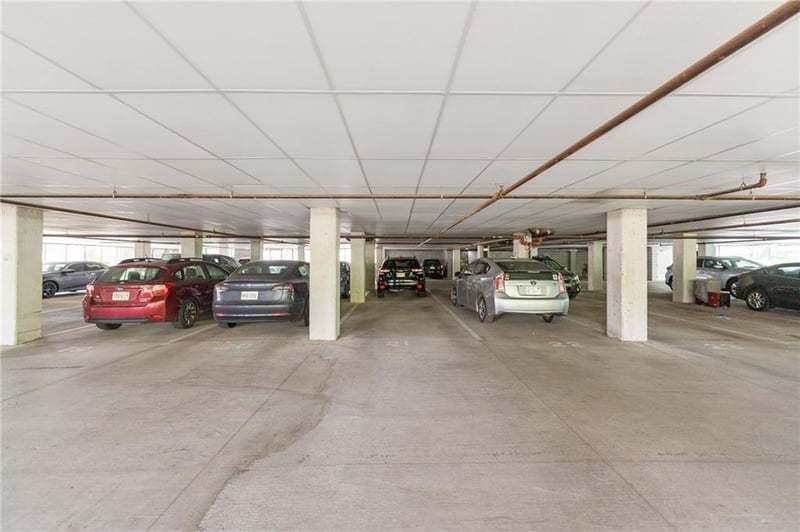 522 Locust Ln #310, Kansas City, MO 64106