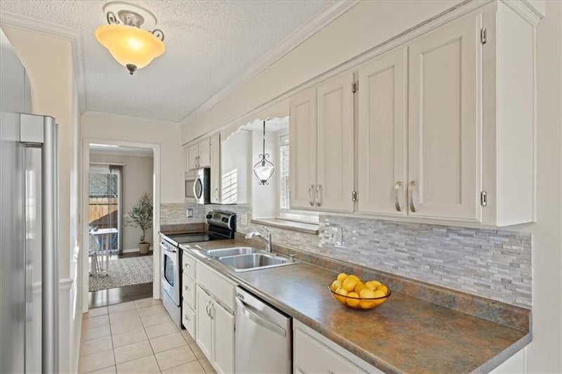 11632 113th St, Overland Park, KS 66210