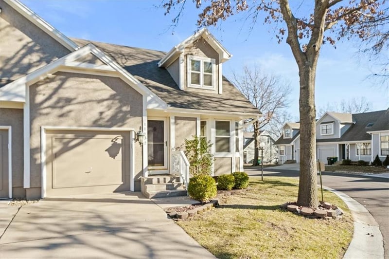 11632 113th St, Overland Park, KS 66210