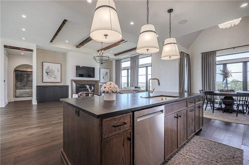 8512 N Booth Ave, Kansas City, MO 64157