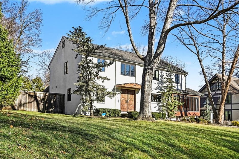 810 W 57th St, Kansas City, MO 64113