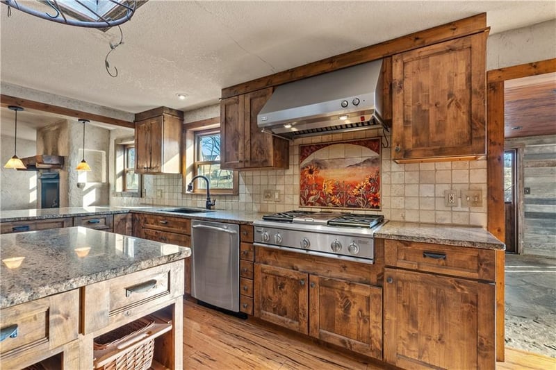 29604 Easley Rd, Lee's Summit, MO 64086