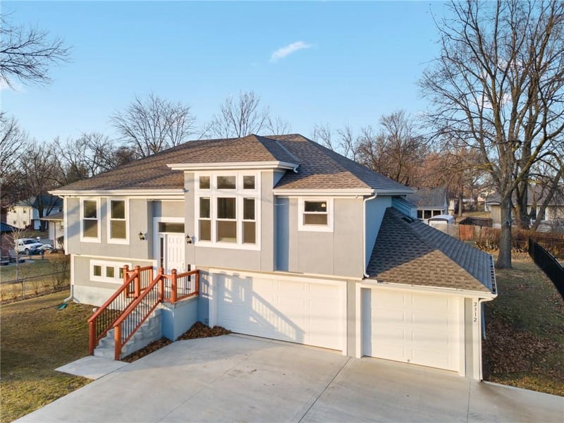 2312 72nd St, Kansas City, MO 64118