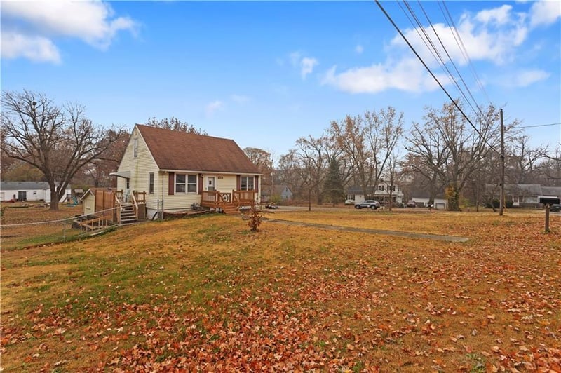 103 71st St, Kansas City, KS 66111