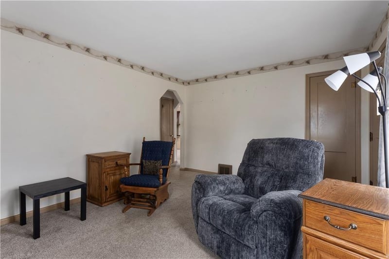 103 71st St, Kansas City, KS 66111