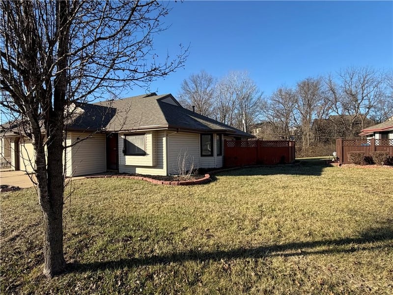 4016 10th Ave, Leavenworth, KS 66048