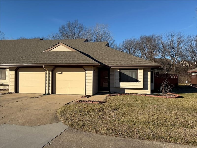 4016 10th Ave, Leavenworth, KS 66048