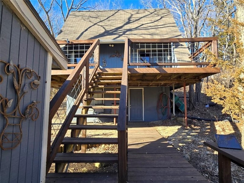 393 Sugar Lake Dr, Mound City, KS 66056
