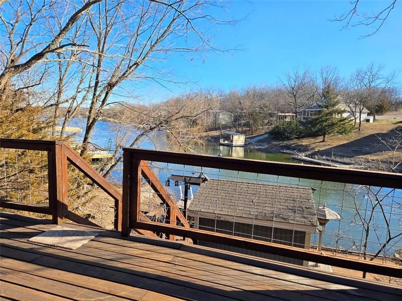 393 Sugar Lake Dr, Mound City, KS 66056