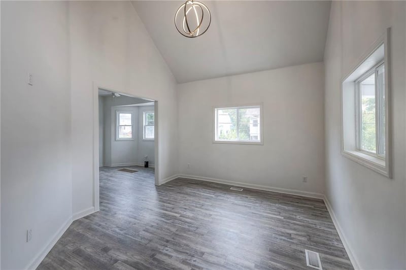 3237 Park Ave, Kansas City, MO 64109