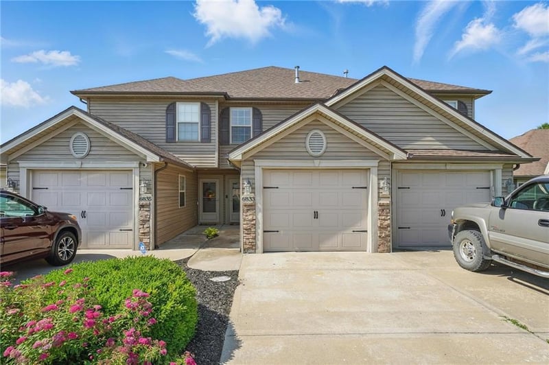6833 116th Ter, Kansas City, MO 64156