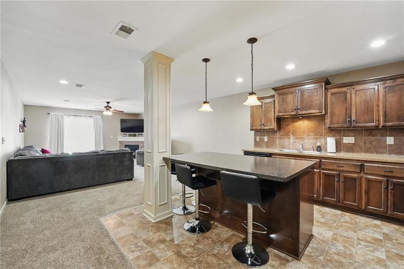 6833 NE 116th Ter, Kansas City, MO 64156