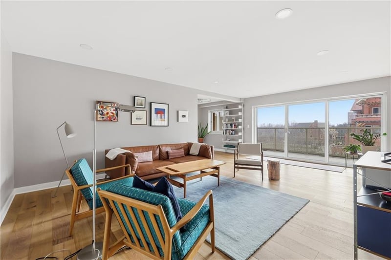 310 49th St #805, Kansas City, MO 64112