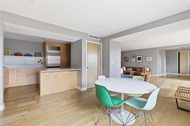 310 49th St #805, Kansas City, MO 64112