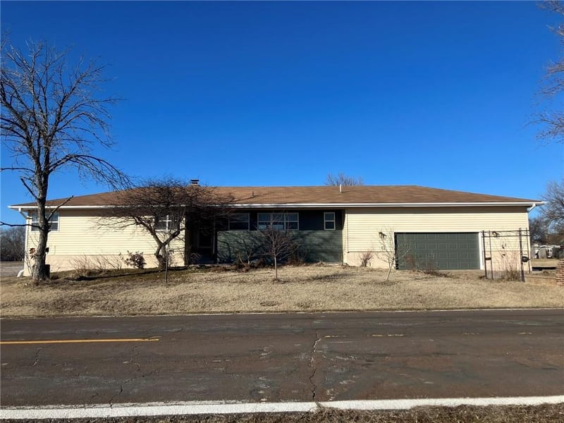 200 Lakecrest Blvd, Rushville, MO 64484