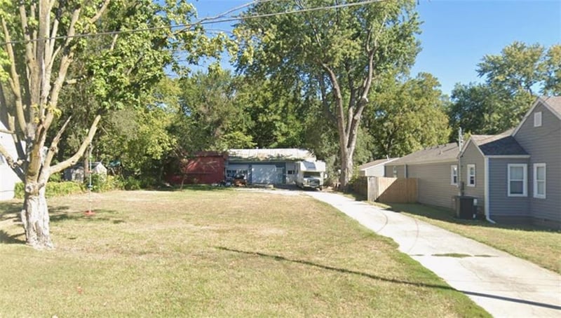 1003 B St, Blue Springs, MO 64015