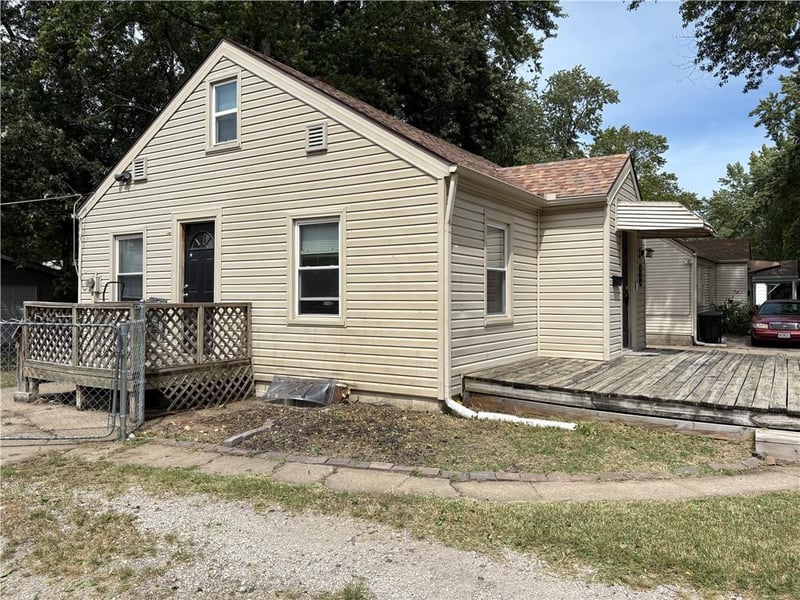 230 Huttig Ave, Independence, MO 64053