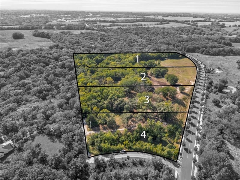 5251-4 108th St, Kansas City, MO 64155