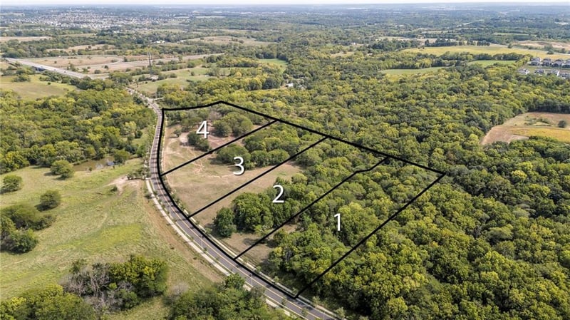 5251-4 108th St, Kansas City, MO 64155