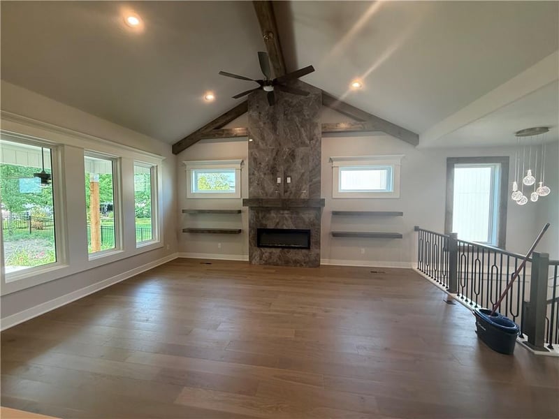 2616 Woodland Oak Dr, Lee's Summit, MO 64086