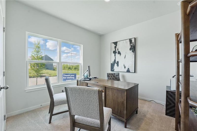 2203 Creek View Ln, Raymore, MO 64083